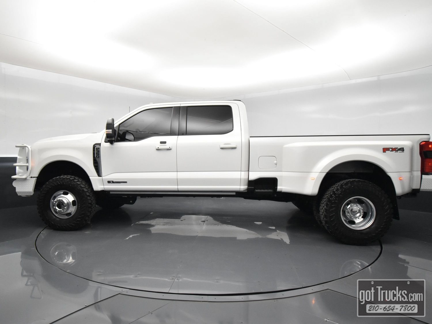 Used 2025 Ford F350 Lariat w/ Lariat Ultimate Package AWD/4WD image 3
