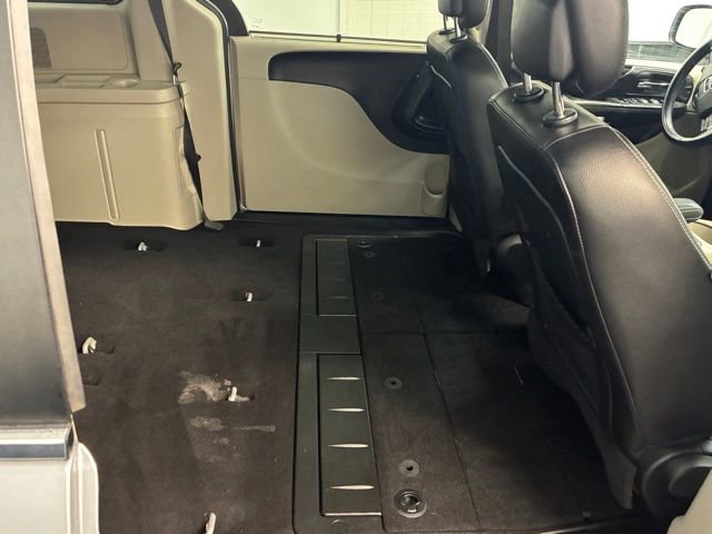 Used 2019 Dodge Grand Caravan SXT w/ Driver Convenience Group FWD image 38