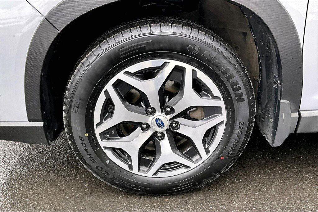 Used 2020 Subaru Forester Premium image 17