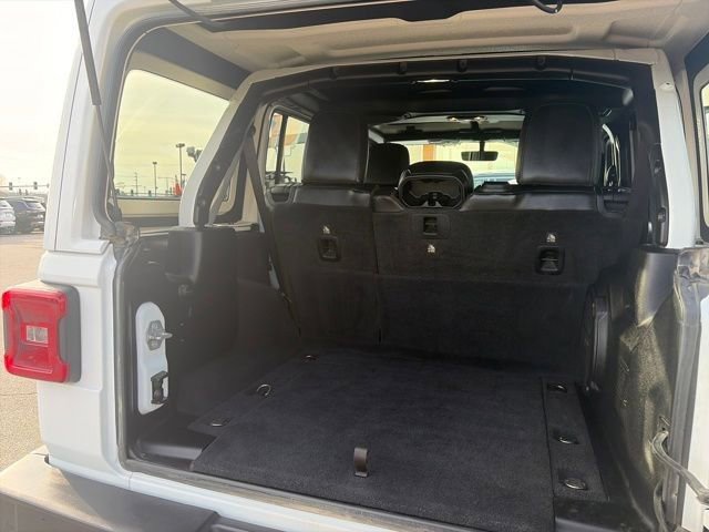 Used 2018 Jeep Wrangler Unlimited Sahara w/ Quick Order Package 24M Moab AWD/4WD image 43