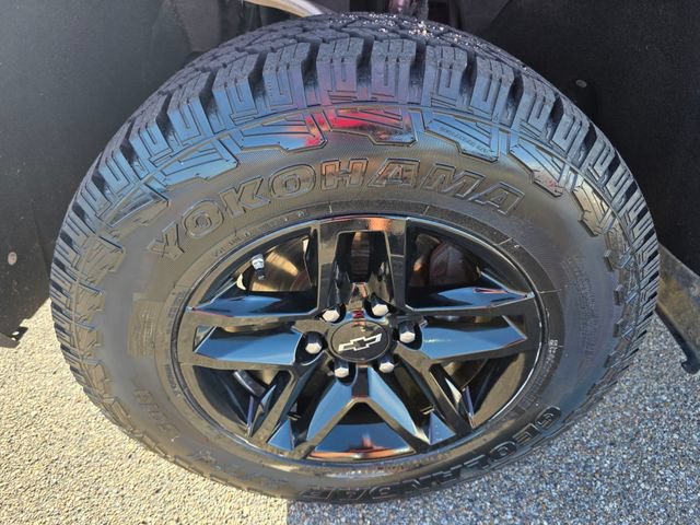 Used 2019 Chevrolet Silverado 1500 Custom Trail Boss w/ Custom Convenience Package AWD/4WD image 11