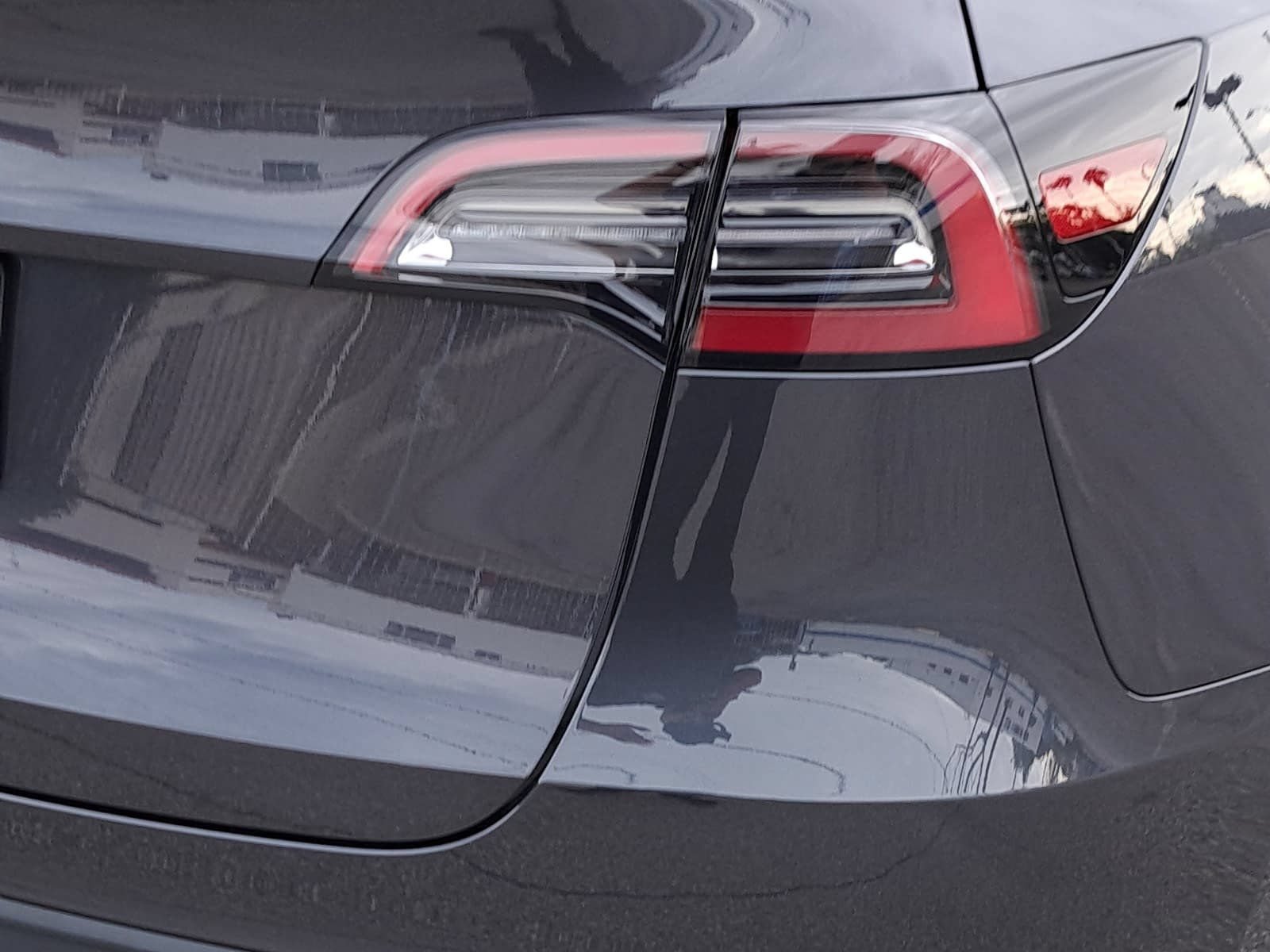 Used 2024 Tesla Model Y 2WD image 39