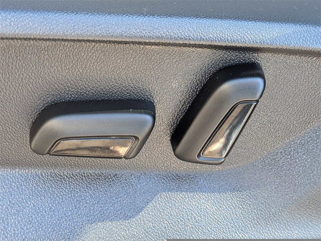 Used 2020 Volkswagen Tiguan SEL image 21