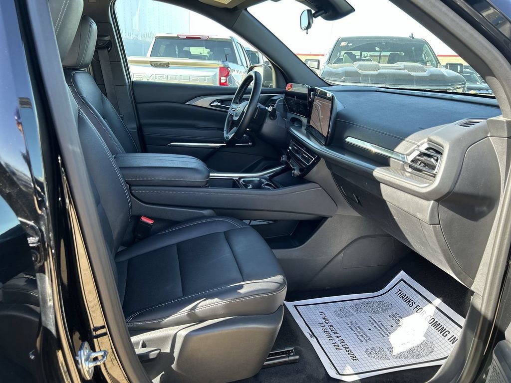 Certified 2025 Chevrolet Traverse LT AWD/4WD image 26