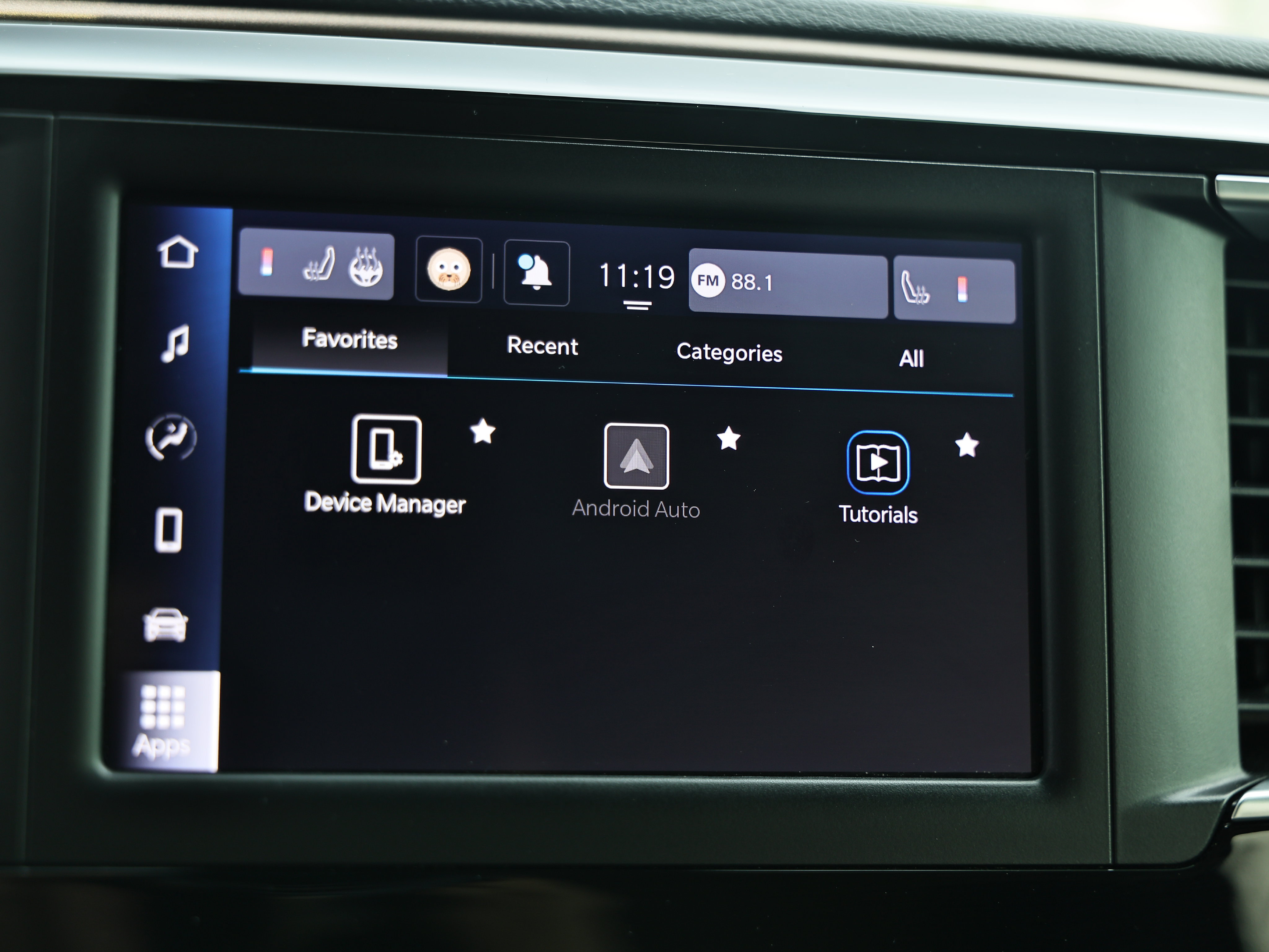 Used 2024 Chrysler Voyager LX FWD image 33