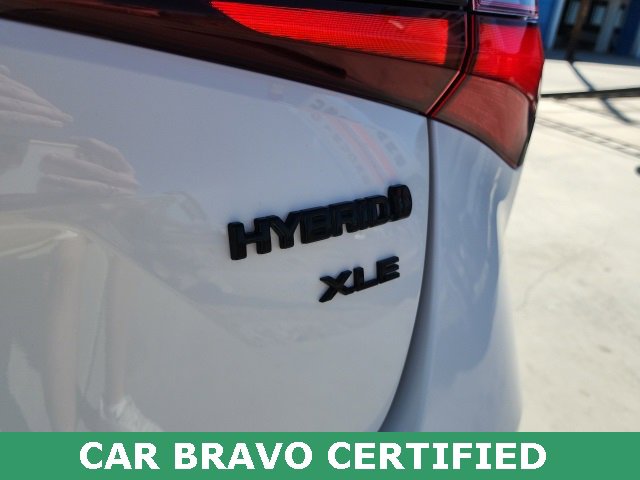 Used 2022 Toyota Prius XLE image 11