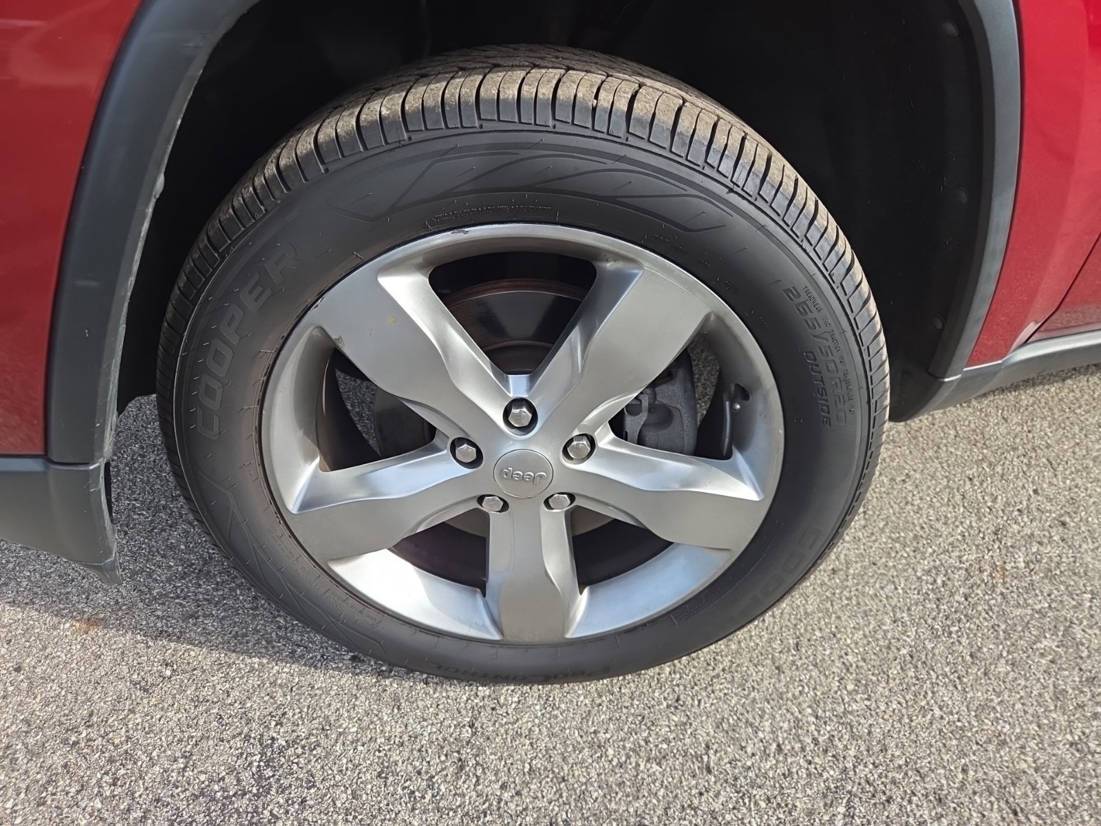 Used 2013 Jeep Grand Cherokee Overland AWD/4WD image 15