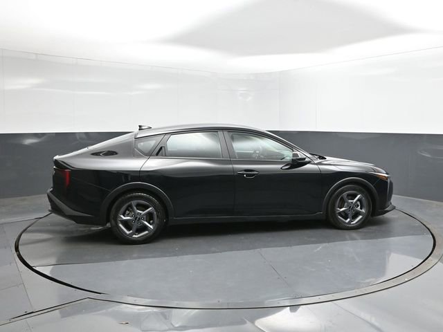 Used 2025 Kia K4 LXS image 11