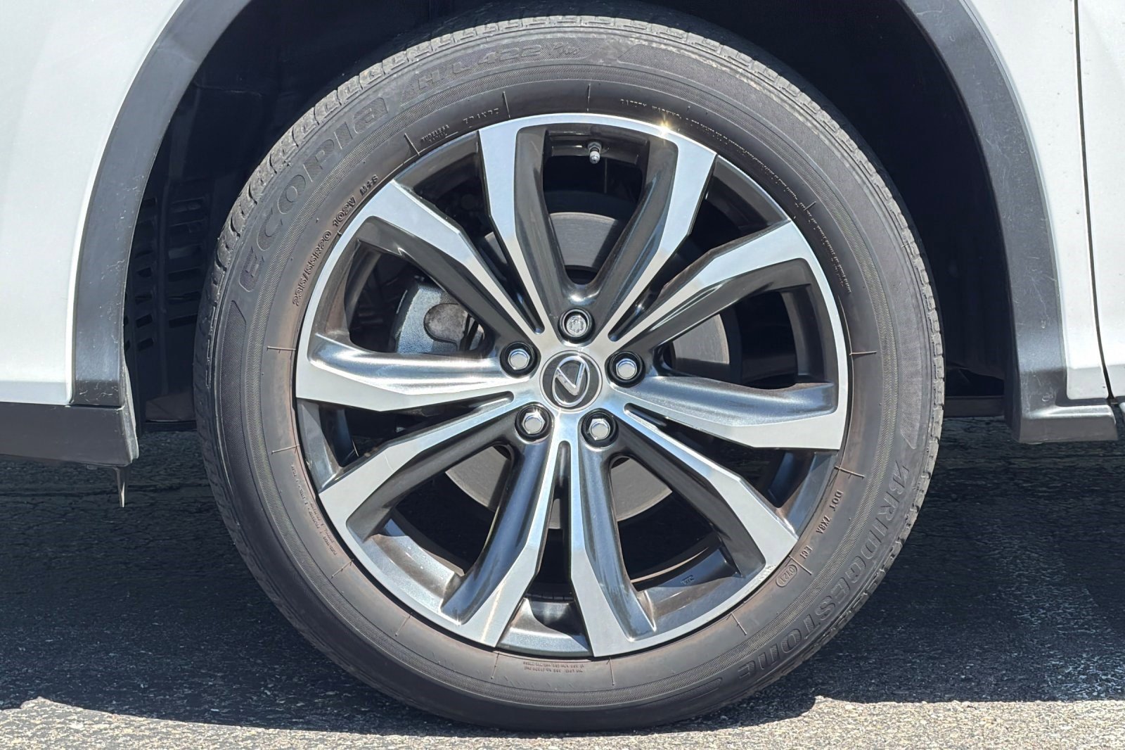 Certified 2022 Lexus RX 350L Premium w/ Premium Package AWD/4WD image 37