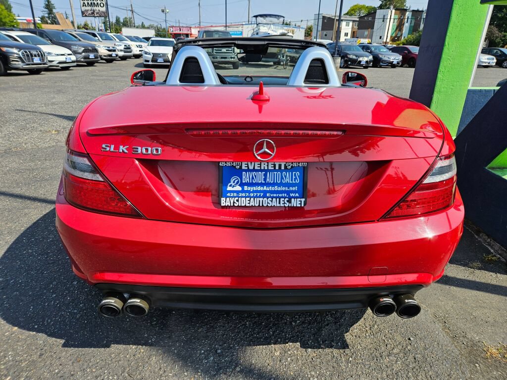 Used 2016 Mercedes-Benz SLK 300 w/ Premium 2 Package image 11