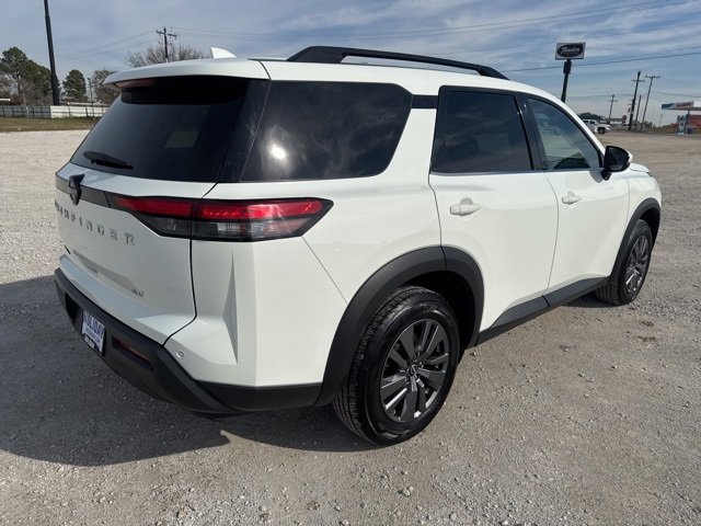 Used 2024 Nissan Pathfinder SV image 7