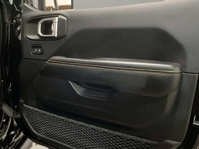 Used 2025 Jeep Wrangler Unlimited Sahara w/ Safety Group image 92