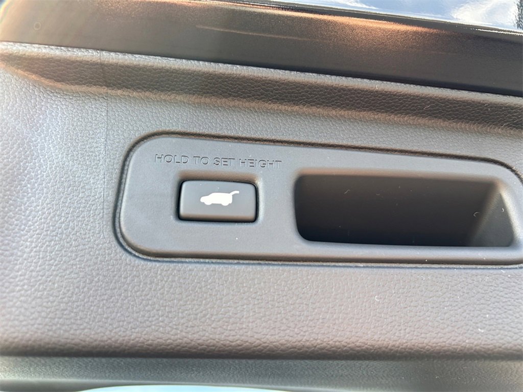 New 2025 Honda Pilot Black Edition image 22