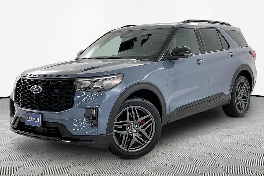 Used 2025 Ford Explorer ST-Line w/ Premium Package AWD/4WD image 3