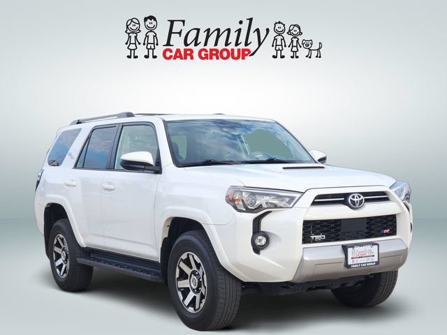 Used 2024 Toyota 4Runner TRD Off-Road AWD/4WD image 2