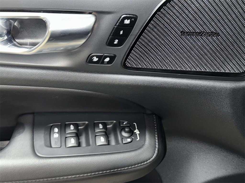 Used 2023 Volvo V60 B5 Cross Country Plus w/ Climate Package image 21