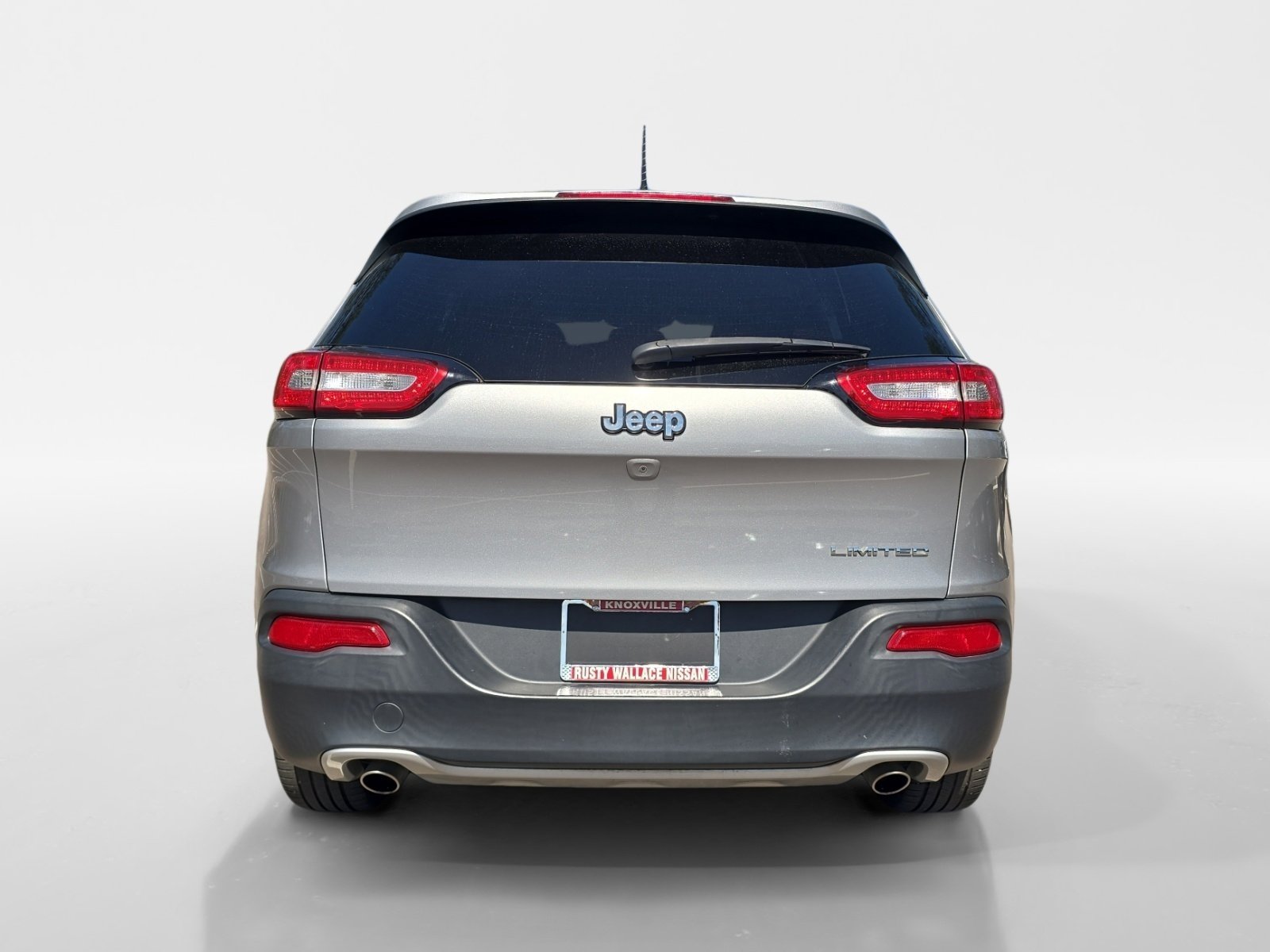 Used 2014 Jeep Cherokee Limited w/ Luxury Group FWD image 4