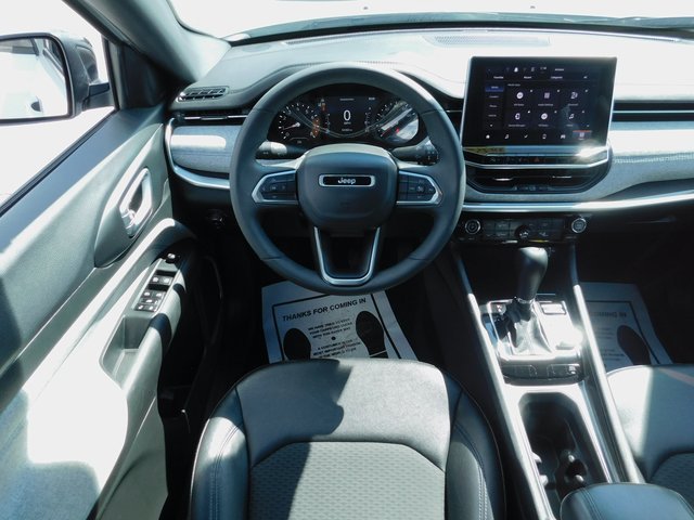 Used 2024 Jeep Compass Latitude AWD/4WD image 14