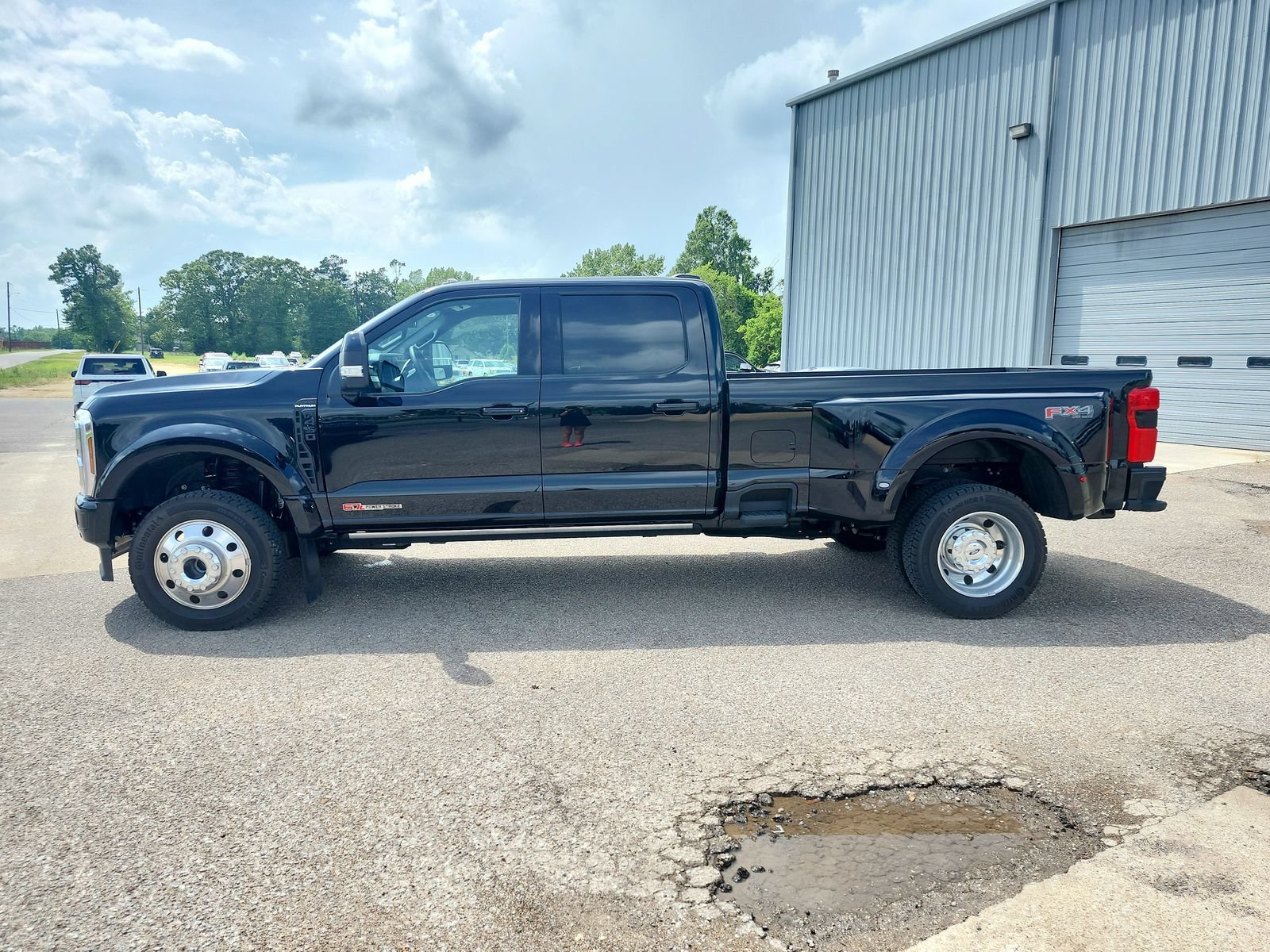 Used 2026 Ford F450 Platinum w/ FX4 Off-Road Package AWD/4WD image 4