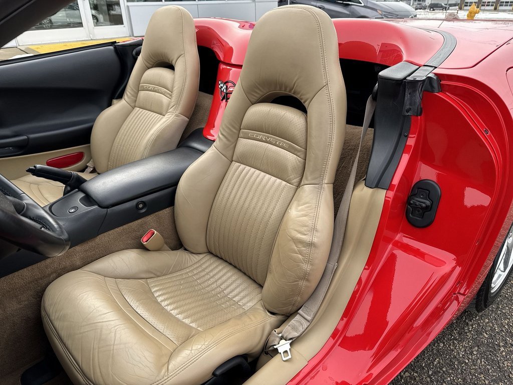 Used 1998 Chevrolet Corvette Convertible w/ Performance Handling Pkg image 12
