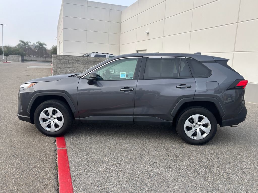 Used 2024 Toyota RAV4 LE image 8