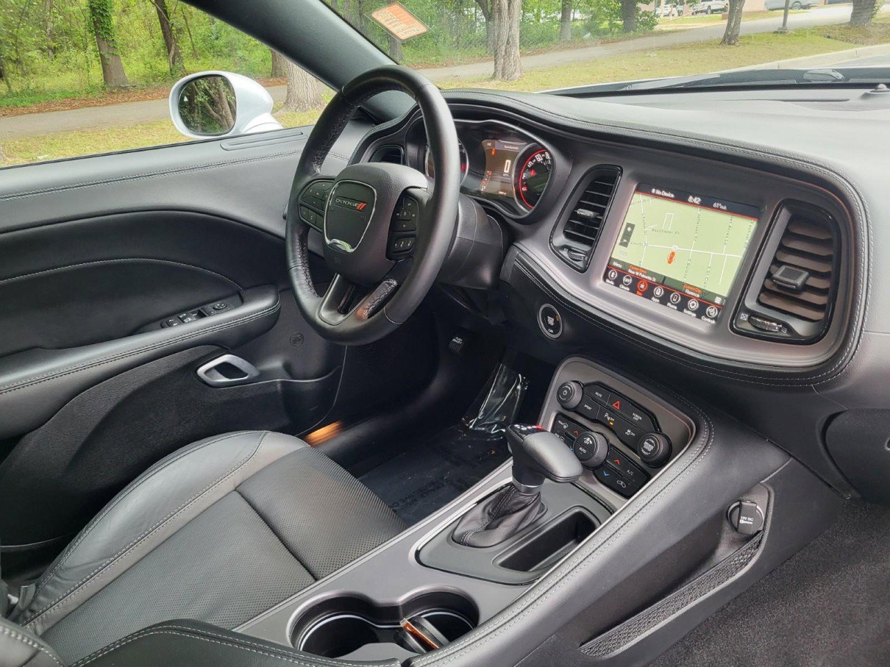 Used 2023 Dodge Challenger SXT w/ Plus Package RWD image 15