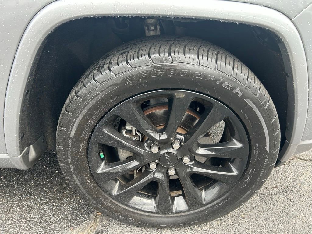 Used 2019 Jeep Grand Cherokee Altitude AWD/4WD image 30
