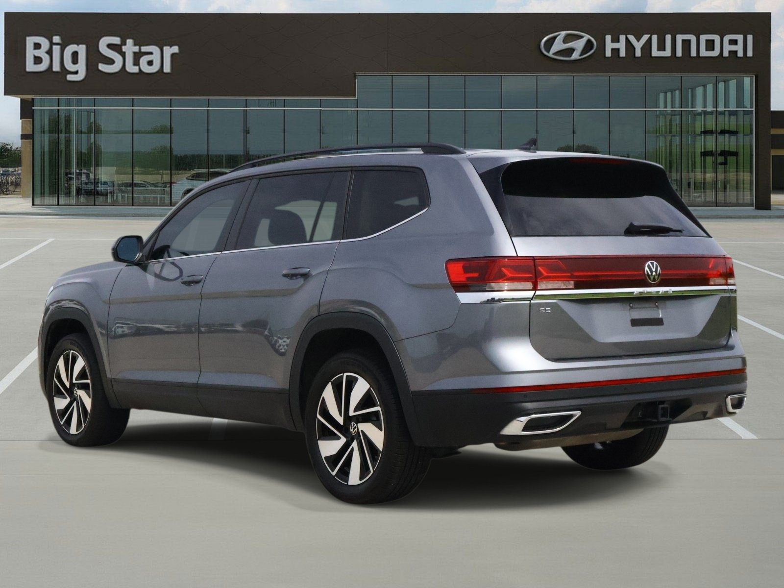 Used 2024 Volkswagen Atlas SE FWD image 3