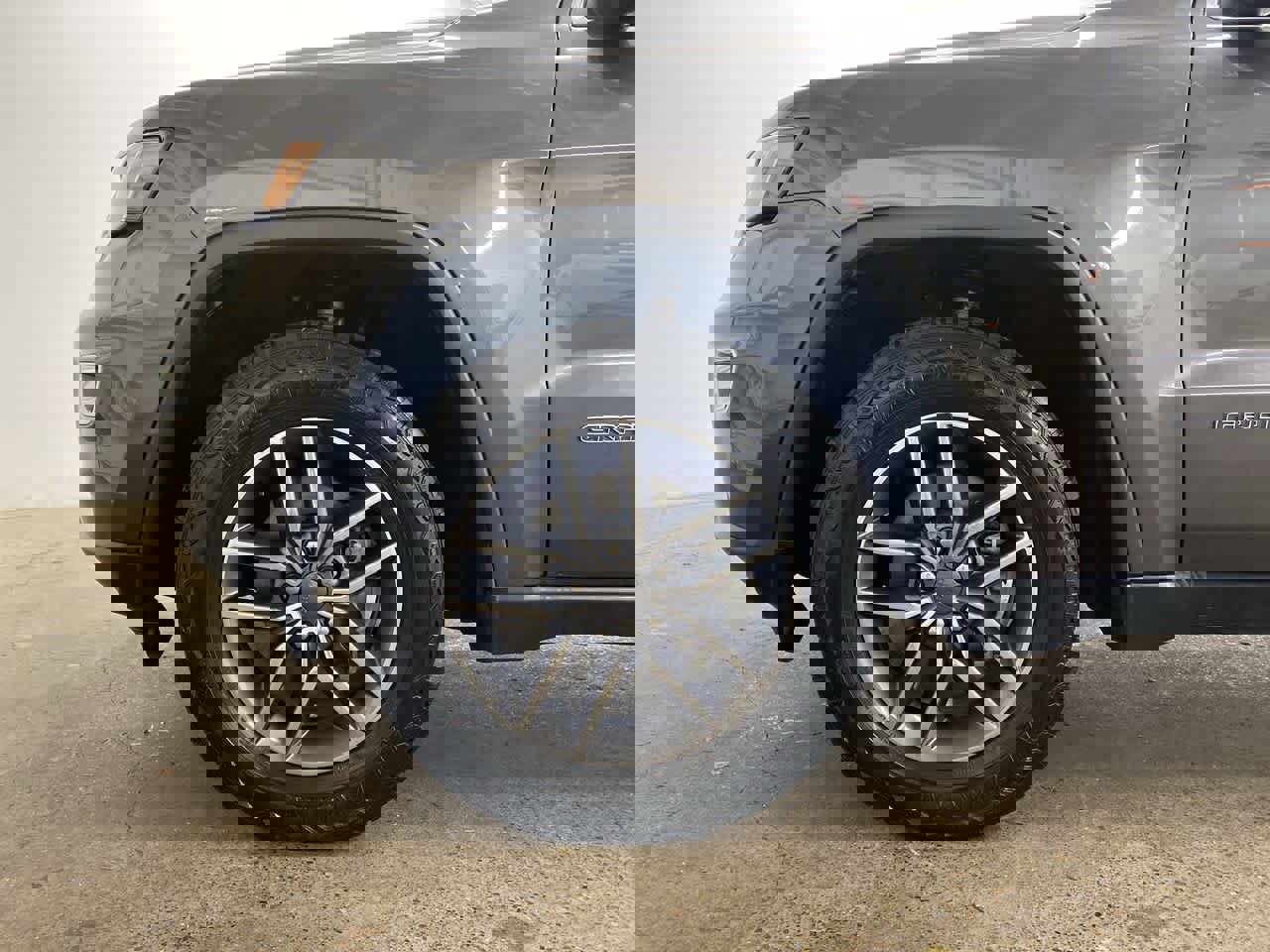 Used 2019 Jeep Grand Cherokee Limited w/ Luxury Group II image 11