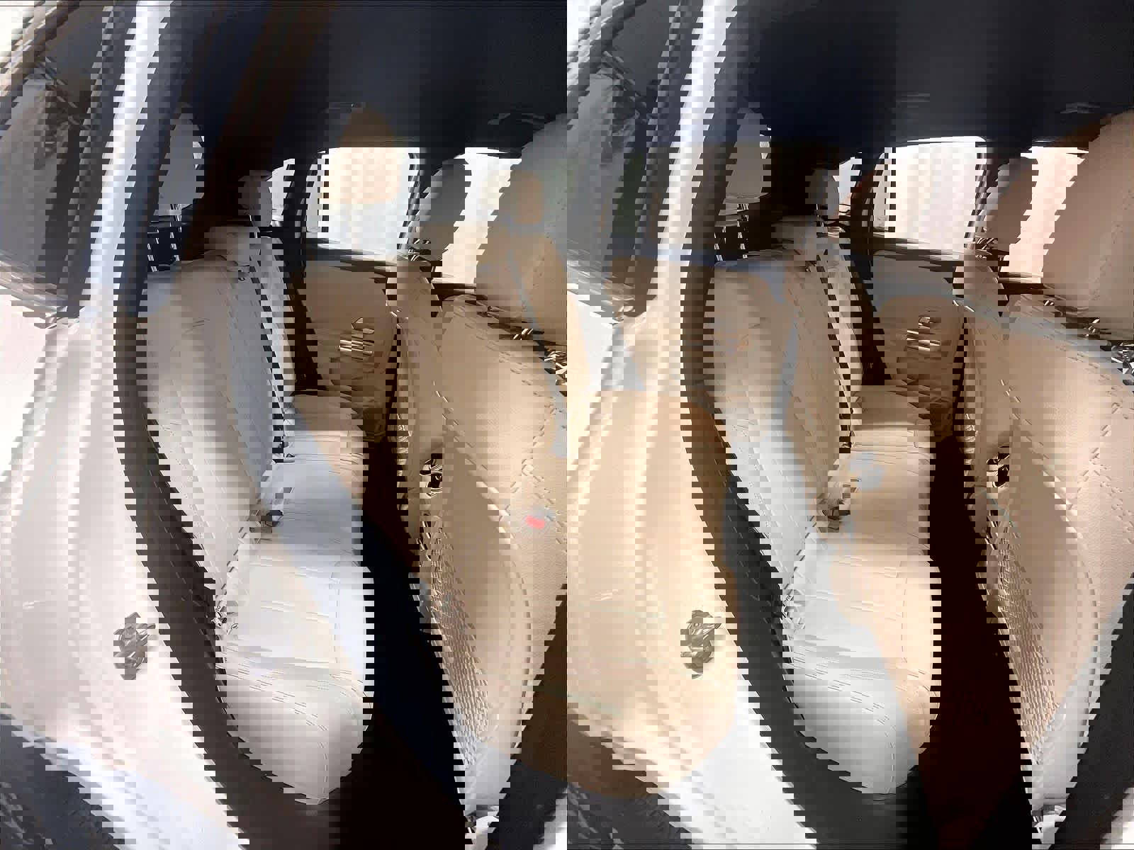 Used 2025 Mercedes-Benz GLA 250 4MATIC image 16