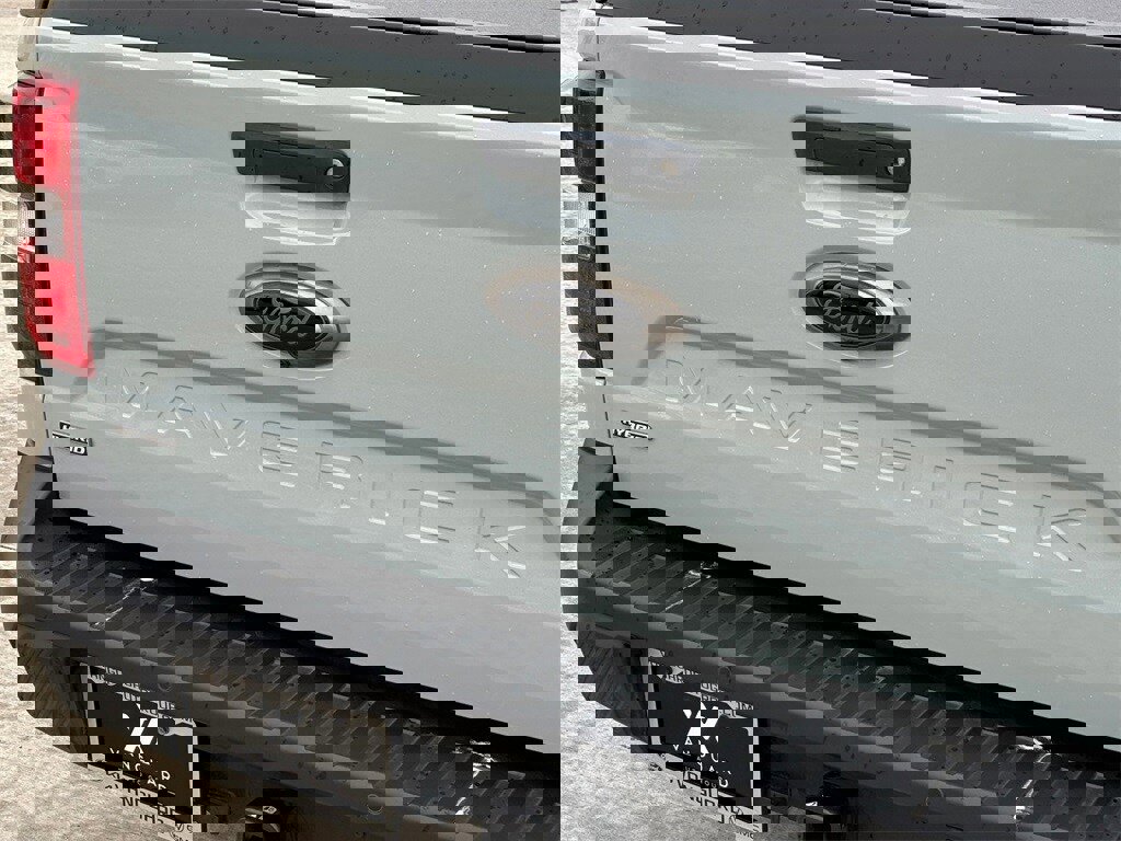 Used 2024 Ford Maverick Lariat w/ Black Appearance Package image 9