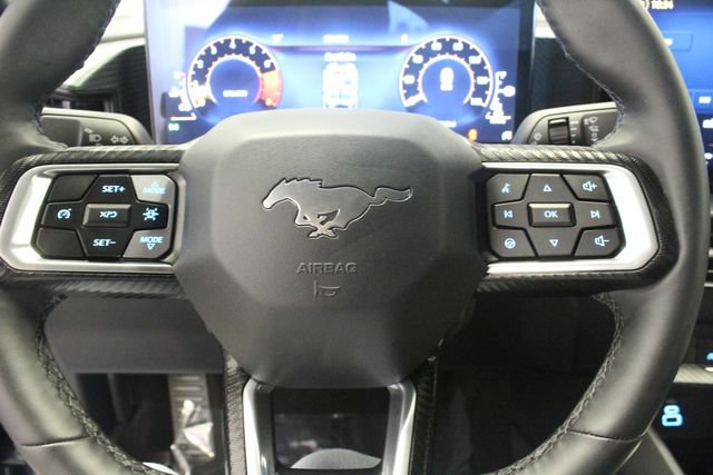 Used 2025 Ford Mustang Coupe RWD image 13