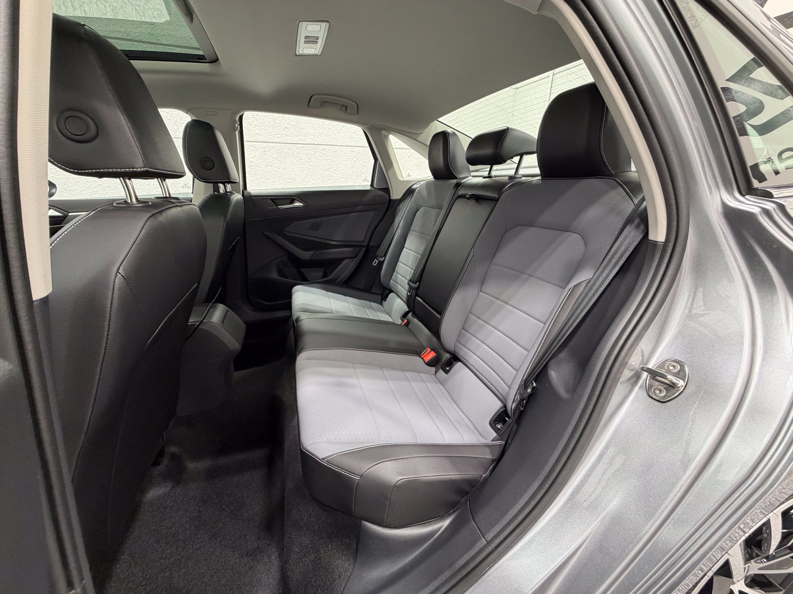 Certified 2026 Volkswagen Jetta SE FWD image 23