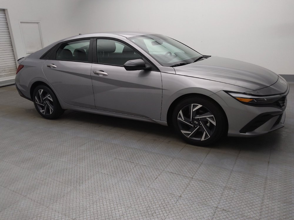 Used 2025 Hyundai Elantra Sport w/ Cargo Package FWD image 11