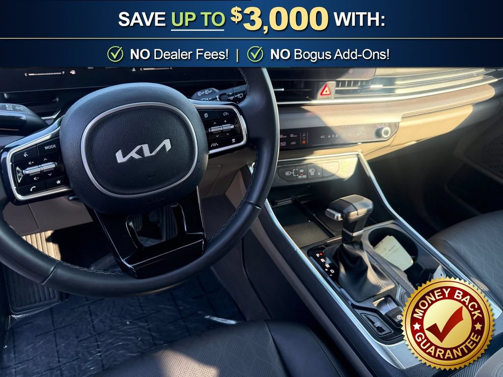 Used 2025 Kia Carnival EX FWD image 17