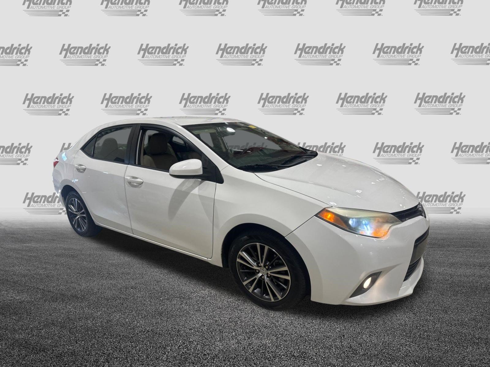 Used 2016 Toyota Corolla LE FWD image 3