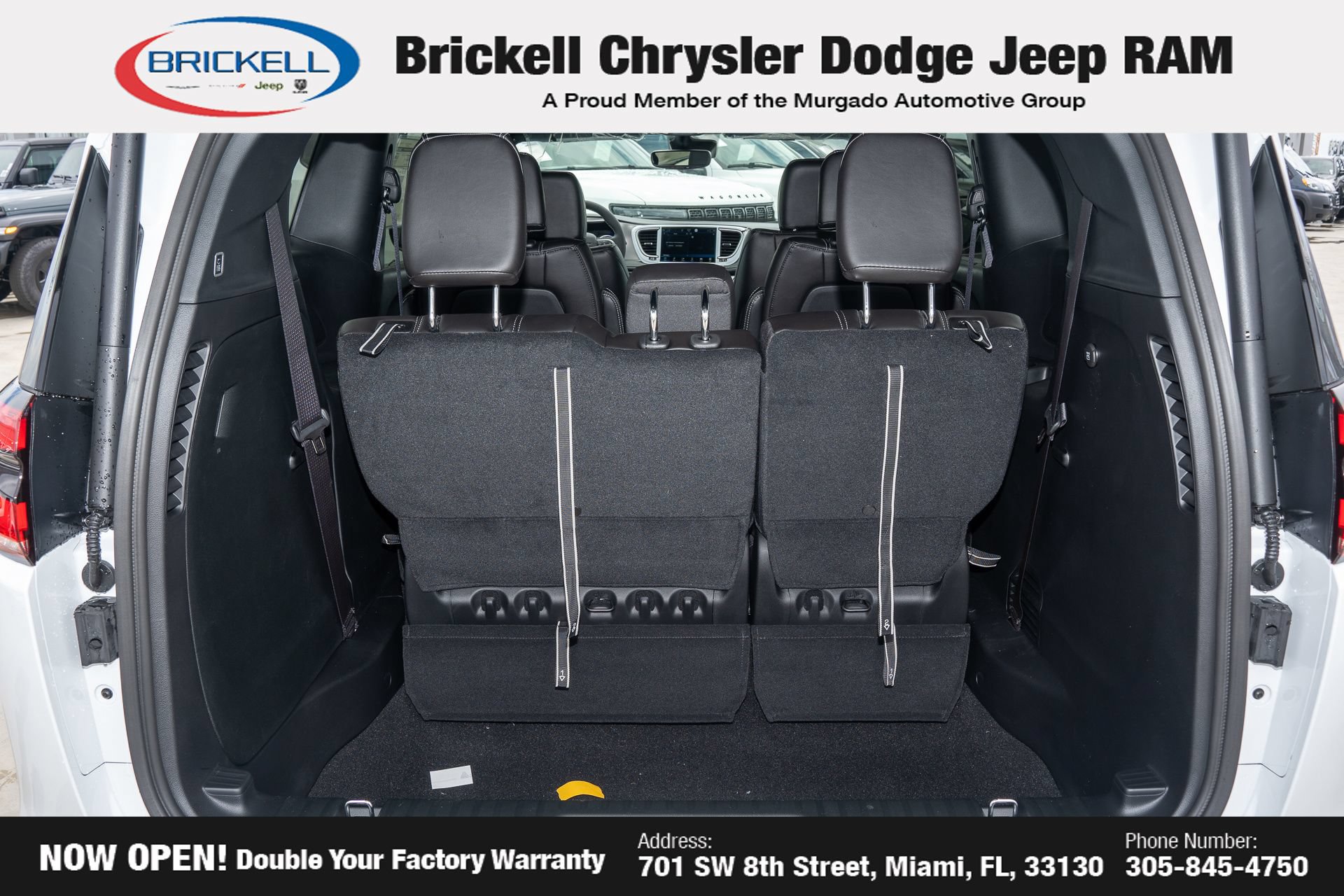 New 2027 Chrysler Pacifica Select FWD image 9