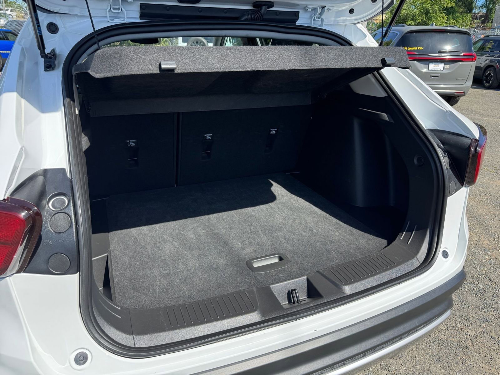 Used 2025 Chevrolet Trax LT image 30