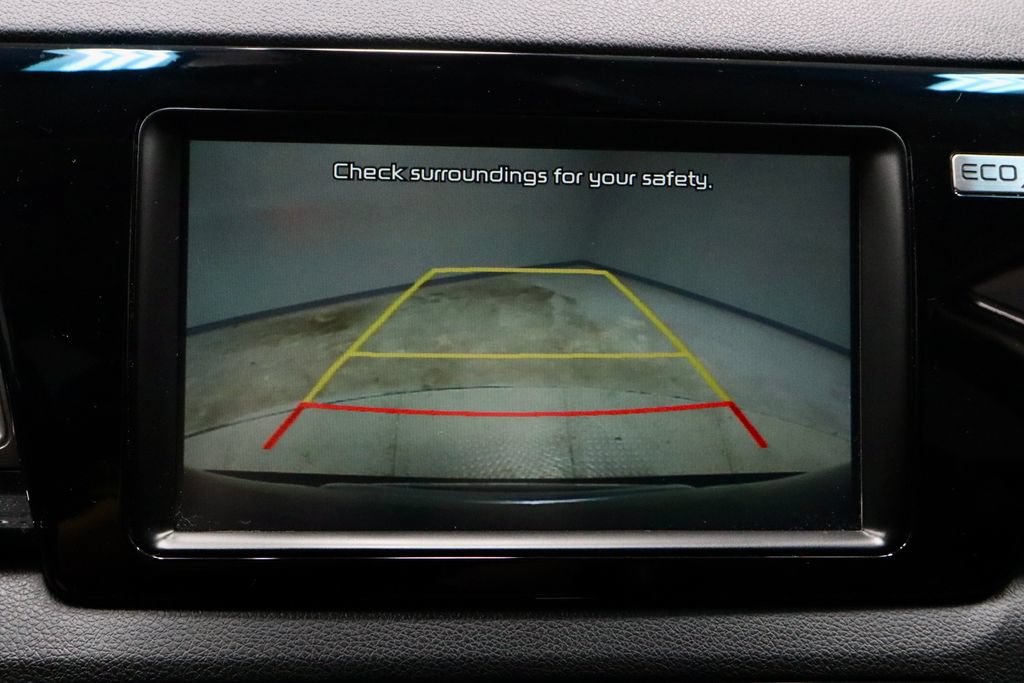 Used 2018 Kia Niro Touring FWD image 2