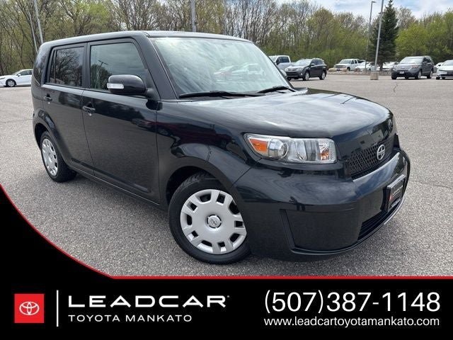 Used 2010 Scion xB FWD image 1