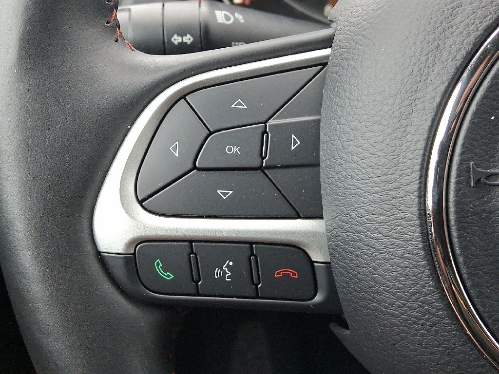 Used 2019 Jeep Compass Trailhawk w/ Cold Weather Group AWD/4WD image 21