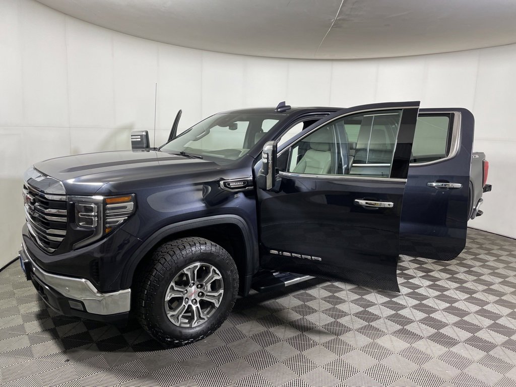 Used 2024 GMC Sierra 1500 SLT w/ SLT Convenience Package image 11