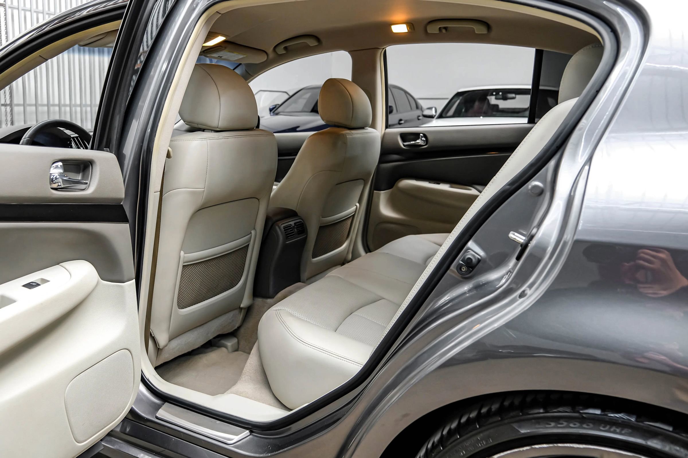 Used 2015 INFINITI Q40 image 50