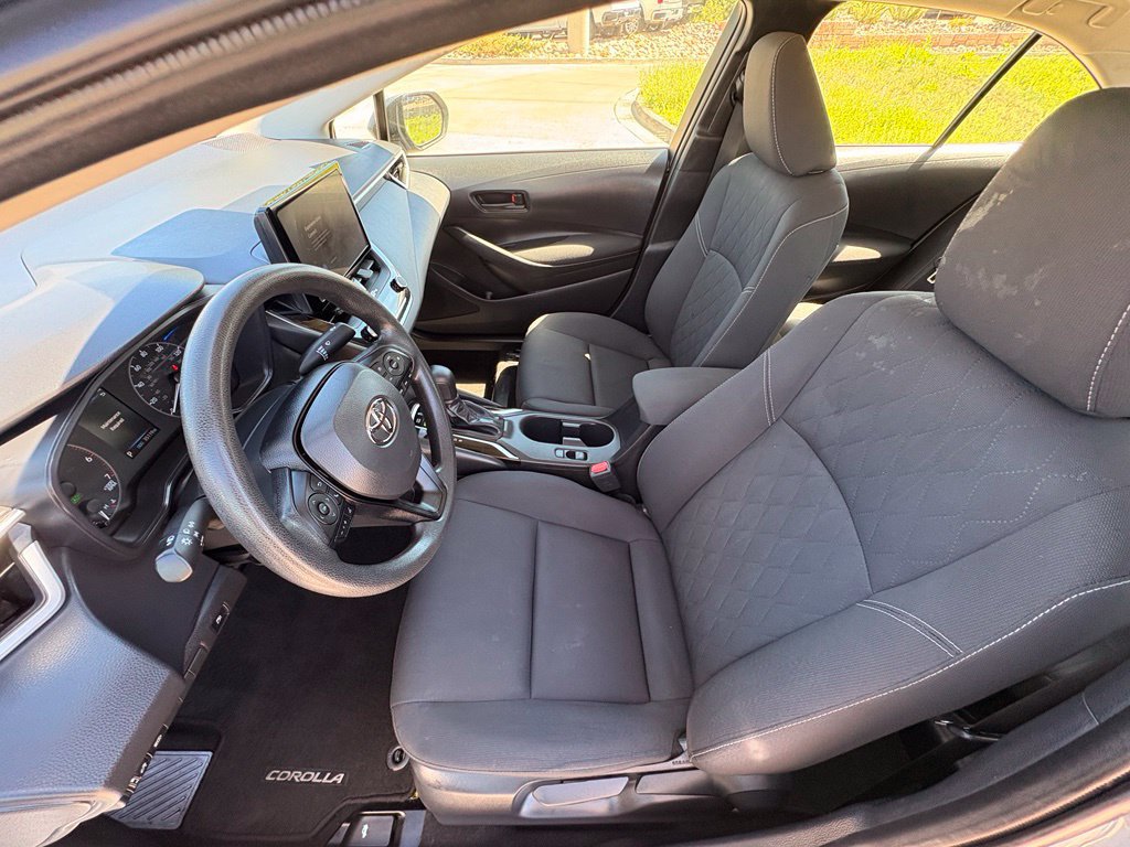 Used 2025 Toyota Corolla LE w/ Carpet Mat Package (TMS) FWD image 12