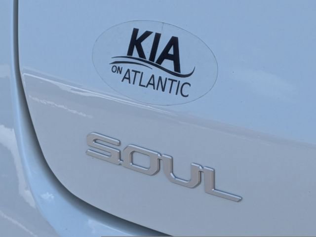 Used 2025 Kia Soul LX w/ LX Technology Package FWD image 12