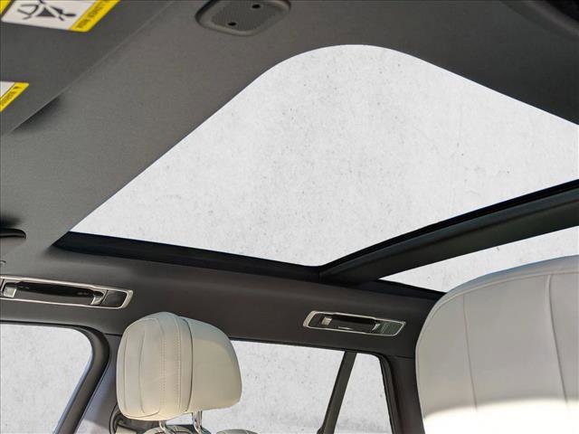 New 2025 Land Rover Range Rover SE image 15