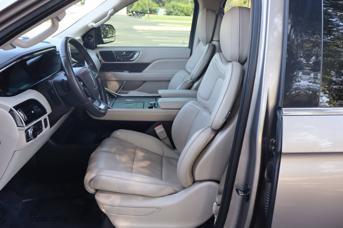 Used 2018 Lincoln Navigator Reserve w/ Technology Package AWD/4WD image 19