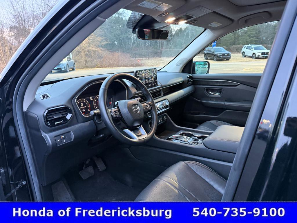 Used 2025 Honda Pilot Elite image 23