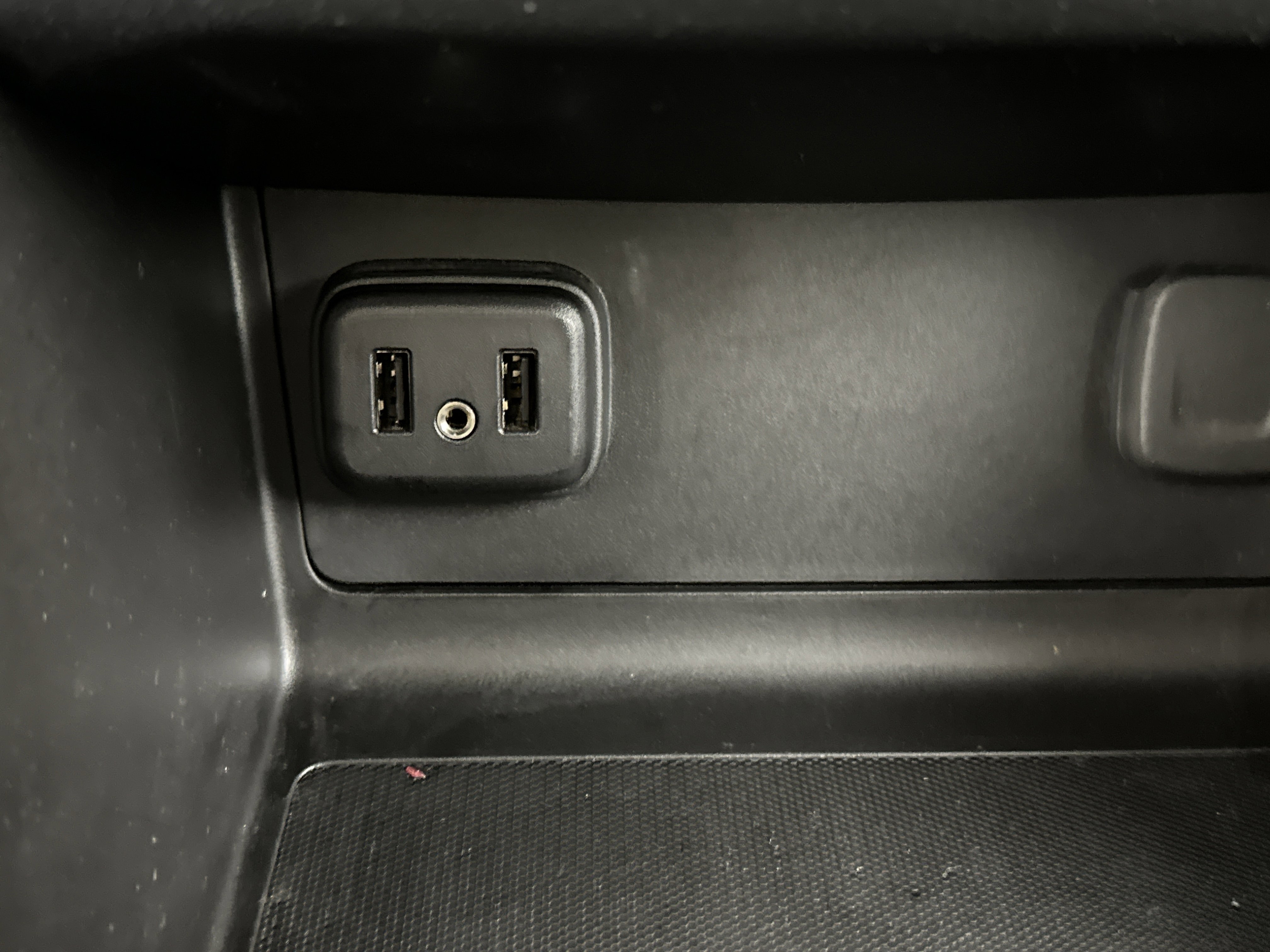 Used 2019 GMC Canyon SLE w/ Driver Alert Package image 26