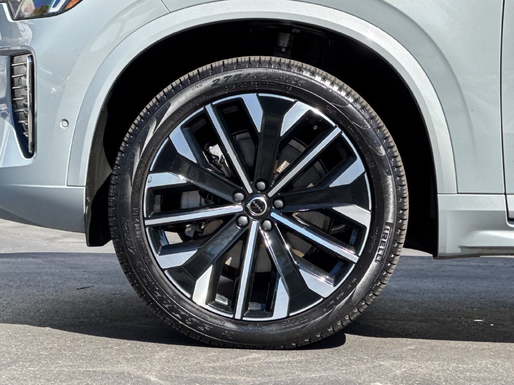 Certified 2026 Volvo XC90 B6 Plus AWD/4WD image 26